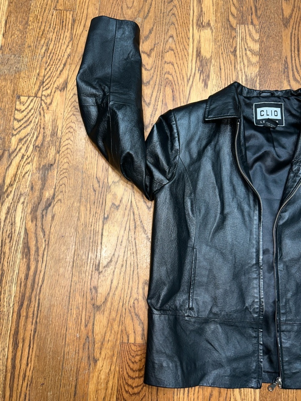 Clio Women’s Black Leather Bomber Jacket with Zip Front - Picture 10 of 11